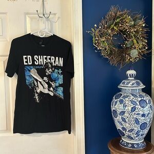 Women’s Ed Sheeran Divide World Tour 2018 T-Shirt Unisex Double Sided Size M